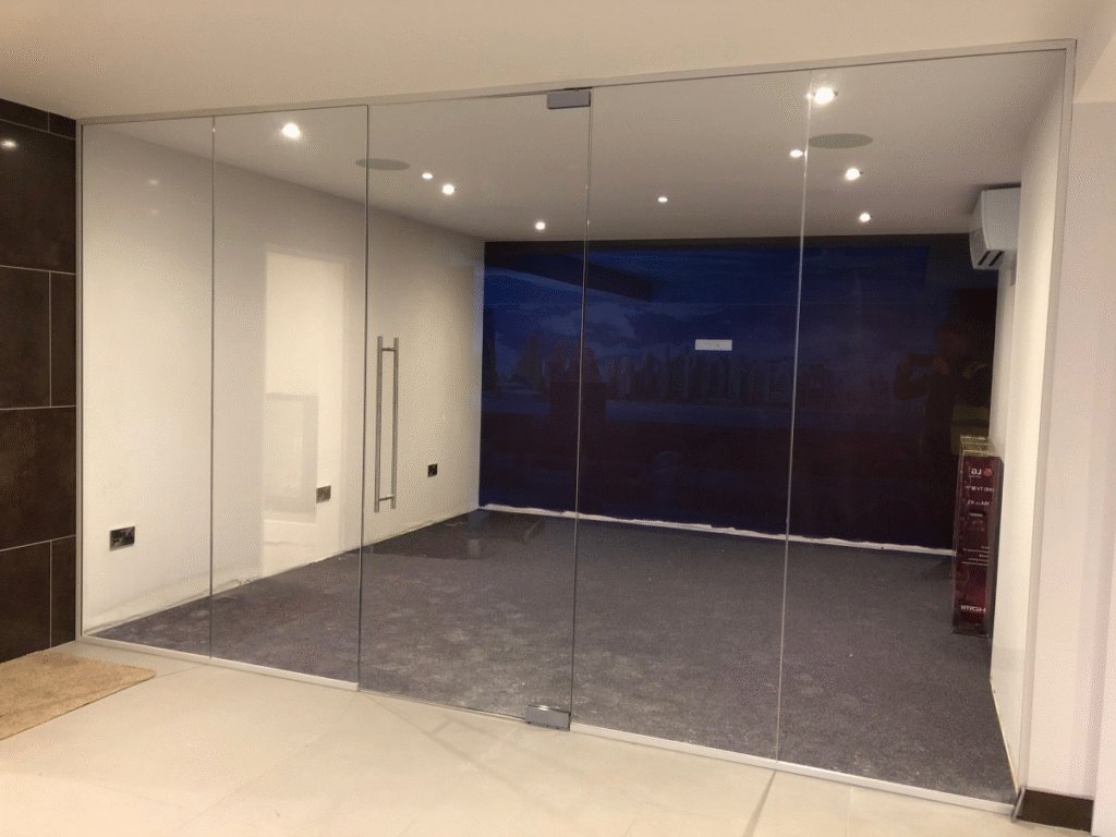 Frameless frame glass partition system