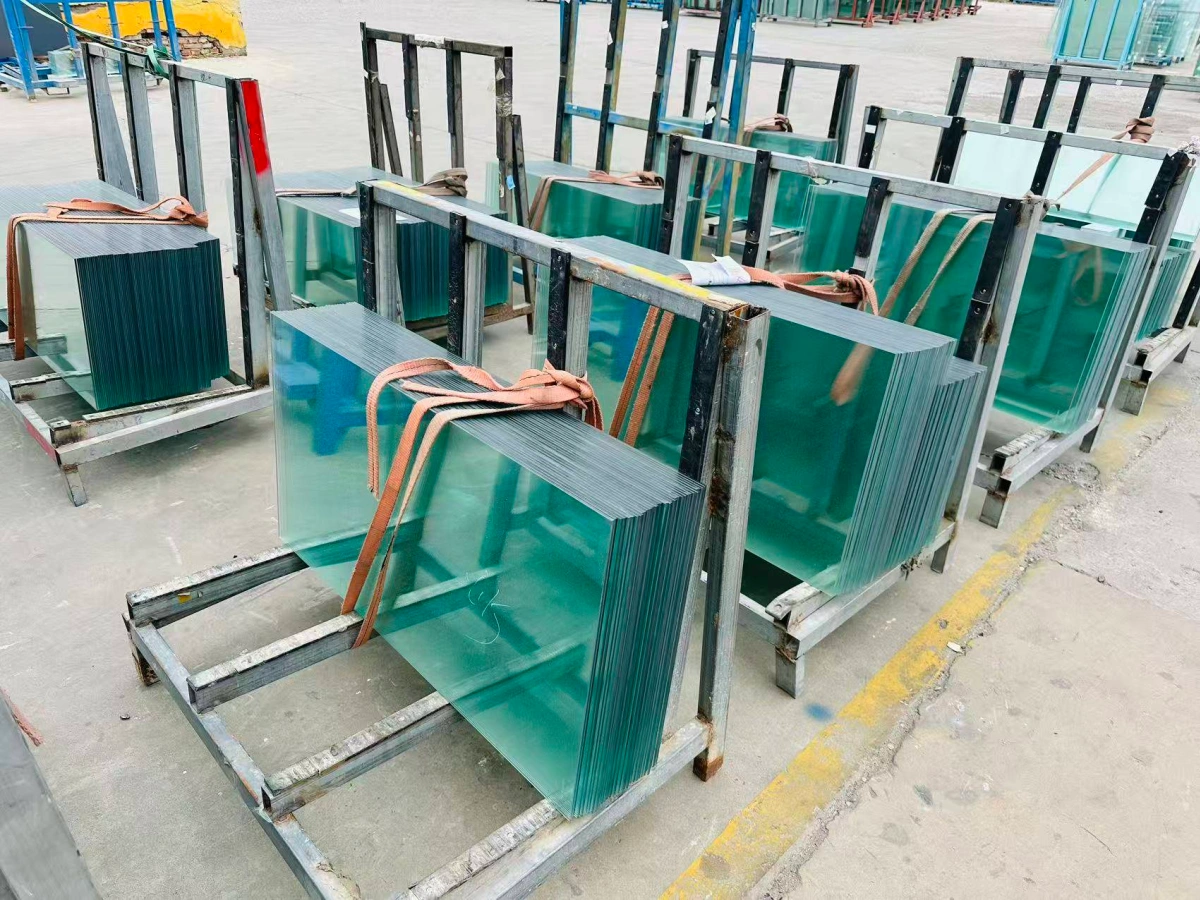 8.8 mm laminated glass